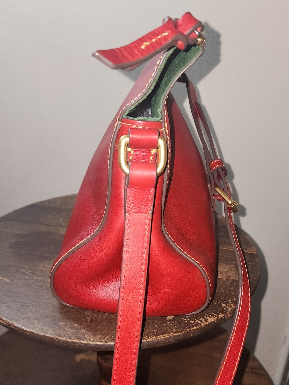 Dooney & Bourke Red Flourentine Laurel Smooth Leather Crossbody Purse Crossbody - Picture 11 of 16